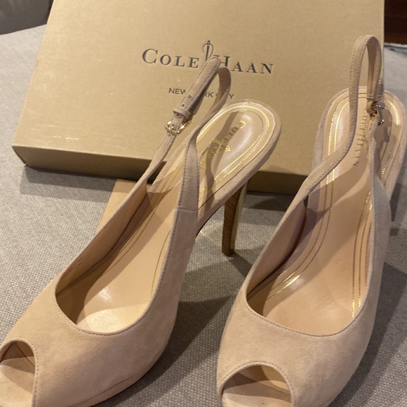 Cole Haan Chelsea slingback stacked heels Sandstone Suedegold heels - Picture 9 of 10